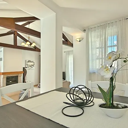 Luxury Stone Zanelli Вилла Лижнян